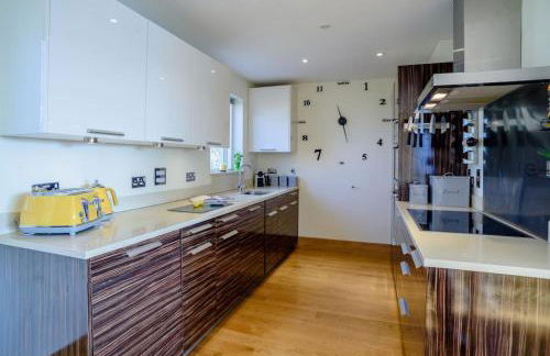 Wren Lodge HM11 HOT TUB Lakeside Spa Property - Foto 11