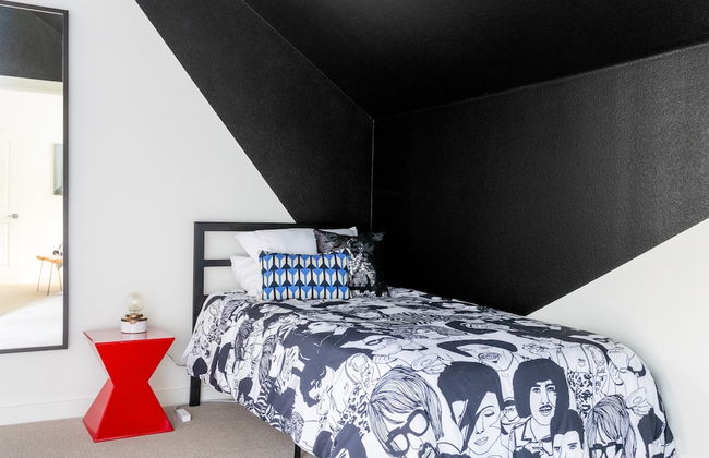 Disco Den w Hot Tub 6 min Walk to Rainey St - Foto 30