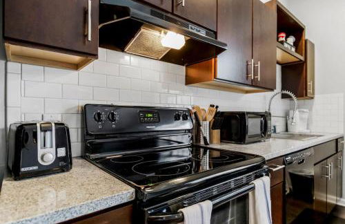 Chic 1BR Parking, Rooftop, Near Arrowhd & TMobile - Photo 61