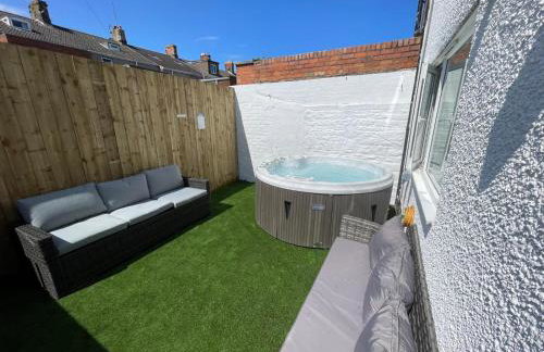 Marine Cottage 2 - With Private Hot Tub - Foto 10