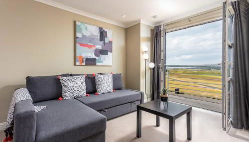 Old Prestwick View - Donnini Apartments - Photo 4