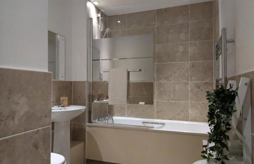 Stylish Peckham Apartment 10 Seconds From Station - Photo 8