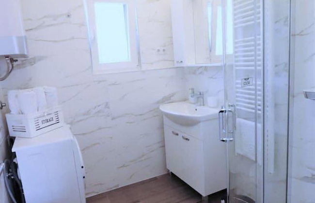 Villa Mendula Trogir - Luxury villa by the beach - heated pool - lush green garden - Photo 35