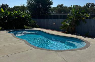 Near Charlotte House (Seasonal Pool) - Photo 3