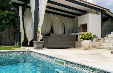 Luxury Apartment with Private Heated Pool - Foto 4