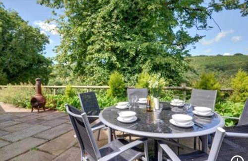 Priory House; sleeps 6-20 - Foto 16