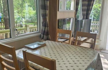 Fawn Lodge, Kelling Heath - Woodland Setting and Pets Welcome - Photo 24