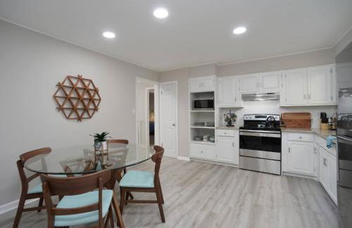 *The Governor's Mansion* Close to Downtown - Photo 15