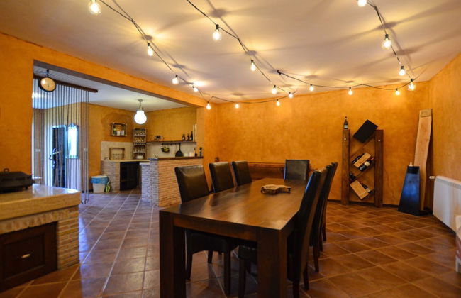 Sophisticated and Chic Villa With Pool - Foto 25