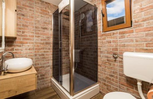 Gorgeous Home In Gospic - Photo 36