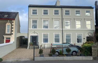 Victorian Seafront House - Photo 1