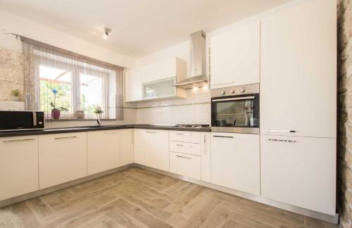 Villa Milena, a Rustic Summer Haven with Pool, Pets Welcome! - Foto 24