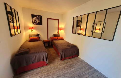 Gîte de la Mignonerie du Château de Jallanges pour 19 personnes avec 4 ou 7 chambres - Foto 24