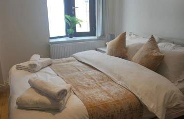 2 Bedroom, 2 Bathroom Apartment with Balcony in Hoxton, Zone 1, Sleeps 6 - Foto 9