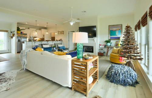 Steps to Bolivar Beach Home with Deck and Grill - Foto 1