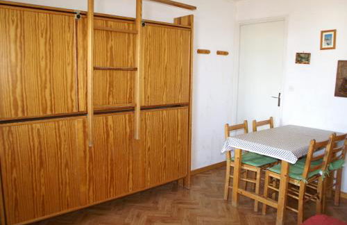 Studio fonctionnel au pied des pistes avec balcon - FR-1-557-94 - Foto 5