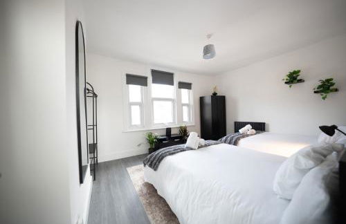 3BR Home Gem - sleeps 9 - Netflix - Near O2 & Greenwich Park - Foto 9