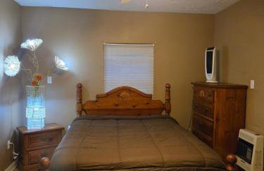 Cozy 1 Bedroom and Bath - Foto 3