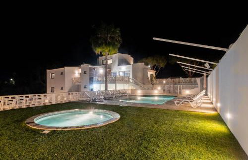Villa Horizon Grande - Stunning Luxury villa great location sleeps 16 - Foto 3