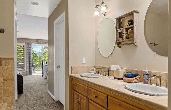 Bearfoot Lodge Near Hiking & Skiing! - Foto 24