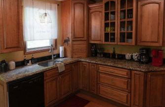 Cheerful Two Bdrm Cabin with Hot Tub & Pet Friendly - Foto 14