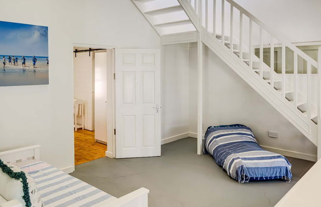 Unwind in Coastal Charm at Villa Santorini - Photo 34