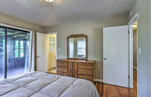 6 Mi to Old Market Home with BBQ-Ready Patio! - Foto 11