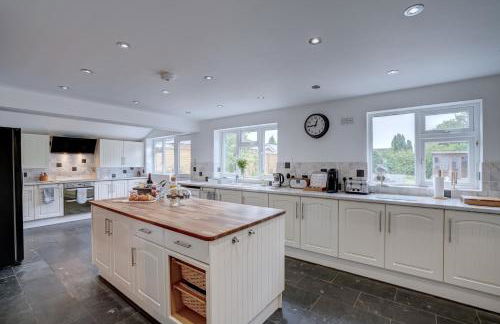 Norfolk Luxe Beach House Sleeps 8 Dog Friendly - Foto 1