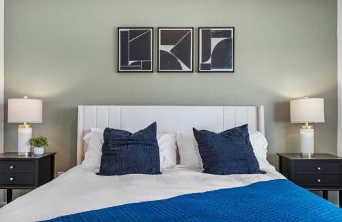 Stylish Phoenix Suite by Zenia Stays - Central & Cozy Escape - Foto 11