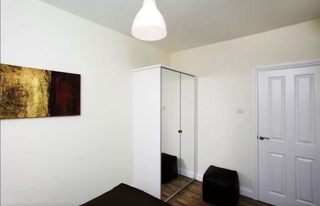 SHQ Apartments - Photo 11