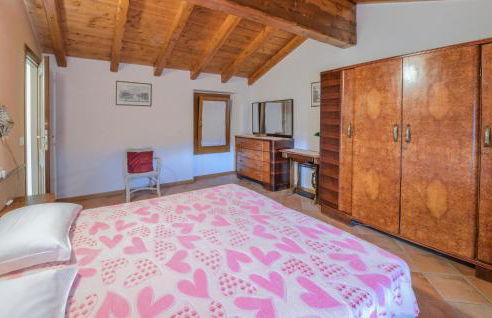 2 Bedroom Amazing Apartment In Loiano - Foto 16