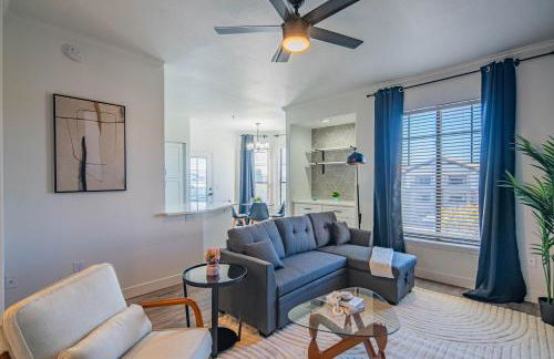 Amiable 2BD King Bed with Pool, Hot Tub, Gym, Parking - Foto 20