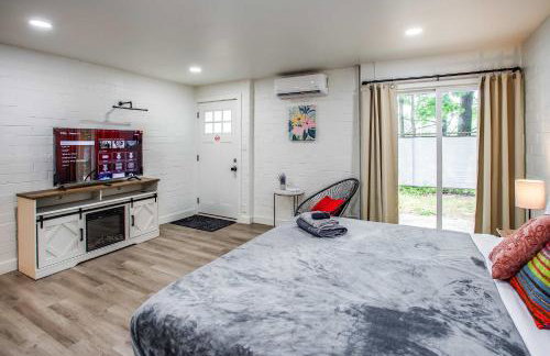 Newly Renovated Bright Studio - Photo 11