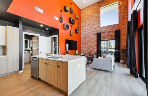 The Rhythm and Rooftop Penthouse Walk To Broadway with Pool and Amazing Views - Foto 30