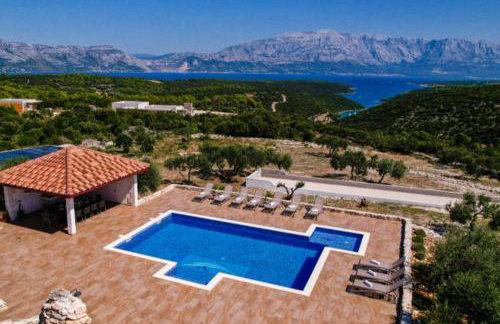 Villa Luisa Pucisca - 2 Häuser, 6 Schlafzimmer Insel Brac - Pool, Grill, Kamin, Tischtennis, Boccia - Foto 1