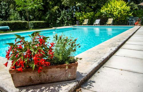 Stunning farmhouse with heated private pool in Provence - Photo 26