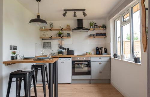 The Jolly Lodge-Sea Views-Free Parking - Photo 8