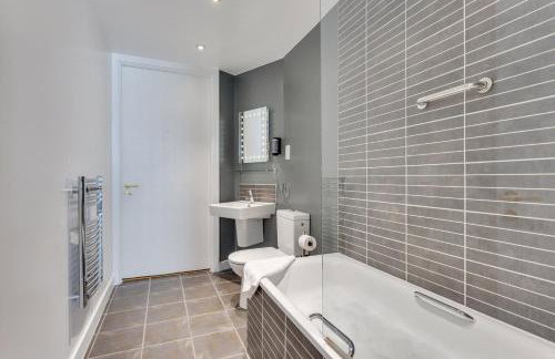 Liverpool Hatton Garden 1 & 2 Bedroom Apartments - WiFi & Secure Parking - Photo 24