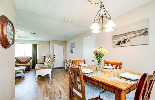 Explore Weeki Wachee Springs Pet-Friendly Home - Foto 8