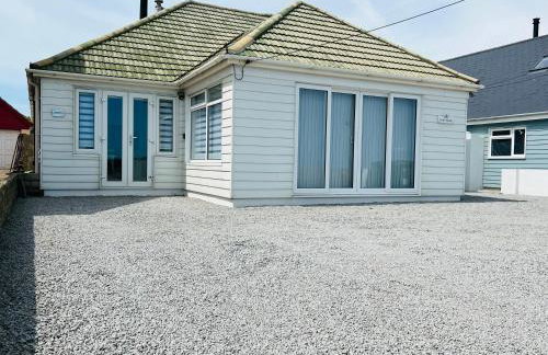 Fabulous Beach Front Holiday Location - Pass the Keys - Photo 7