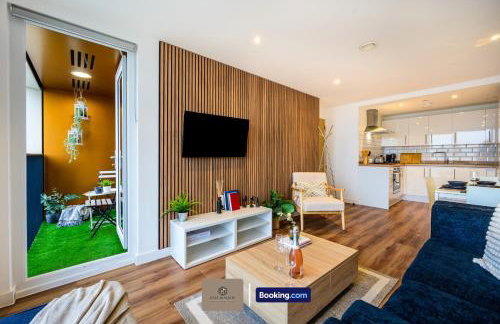 2BR Flat By Paul & Malin Properties Short Lets & Serviced Accommodation Salford - Foto 5