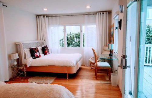 Venice Canals & Beach Guest House - Photo 1