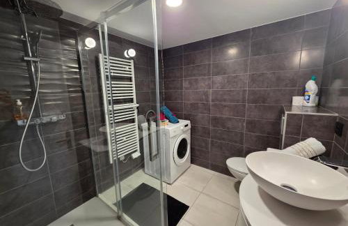 Châtel-guyon : Appart cosy avec place de parking et piscine près des thermes - Foto 3