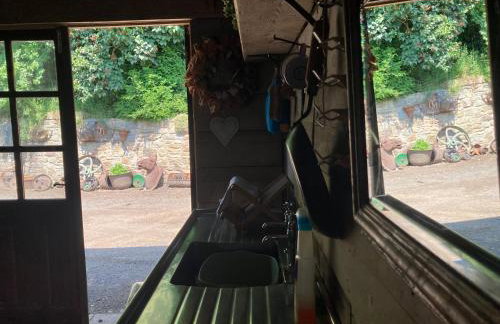 Outstandingly Situated Cosy Shepherds Hut - Foto 47