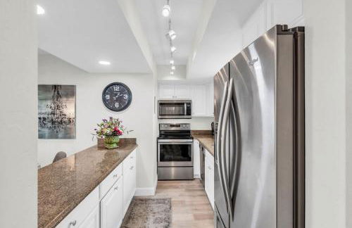 Gorgeous Inside - Stunning Resort Views - Foto 16