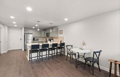 Spacious, King Bed, w Pool Table & Brunch Below! 303 - Foto 9