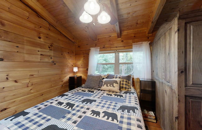 Yellow Cabin On The River 2 Bedroom Cabin by RedAwning - Photo 5