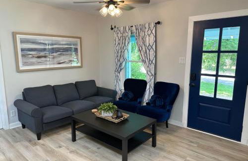 The Blue House- Backyard, grill, pets welcome - Foto 10