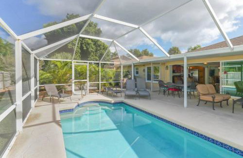 Heated Pool Home - Perfect Location - Walk to Beach, Restaurants and More! - Foto 1