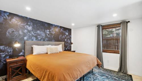 5 Bd Cabin W Private Hot Tub - Photo 4